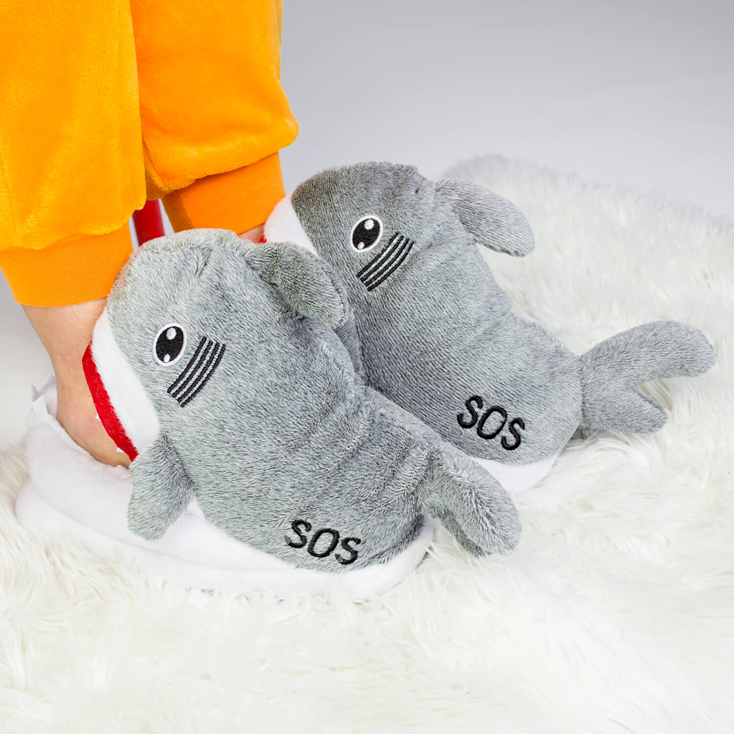 Kapcie pluszowe kigurumi rekiny, rozmiar uniwersalny 35–44 – zdjęcie 3